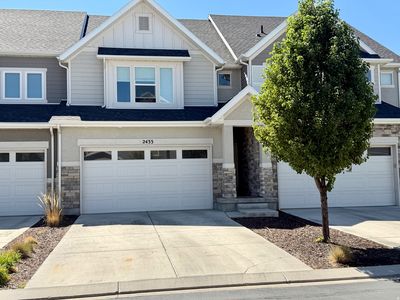 2433 W Wysteria Dr