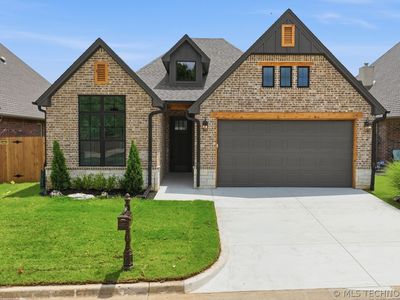 1563 S Hickory Cir