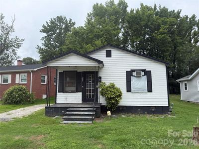 609 Clarinda St