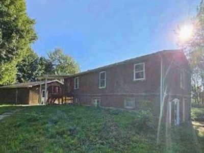 8900 Edward Rd