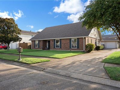 17 Everglades St