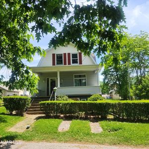 615 E Logan Ave