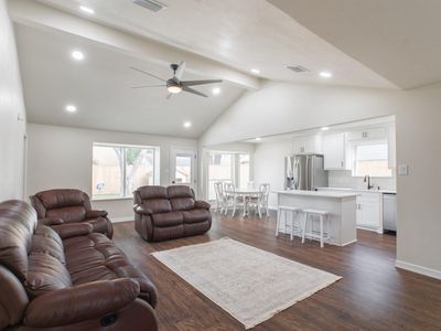 4913 Deerwood Cir
