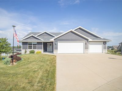 Property at 1616 Meadow Ridge Ct, Anamosa, IA