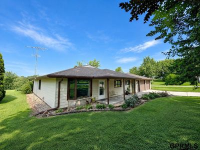 715 Lakeview Dr