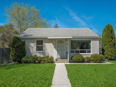 4911 N Elm St