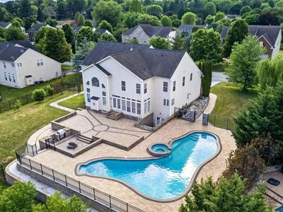13817 Emerson Dr