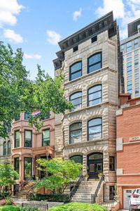 818 N Dearborn St