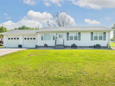 Property at 917 Sumner St, Jerseyville, IL