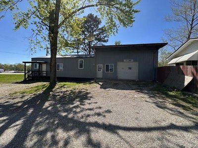 1114 E Us Highway 60