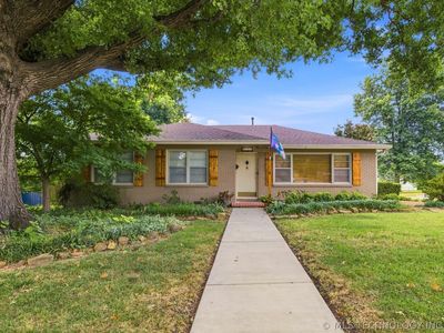 4504 E 25th Pl