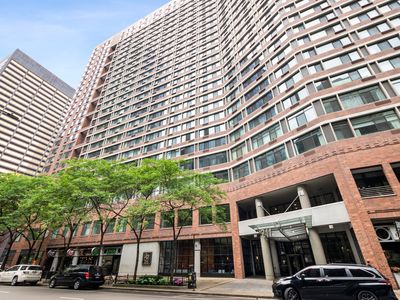 211 E Ohio St APT 817