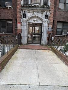 42-02 Layton St APT 106