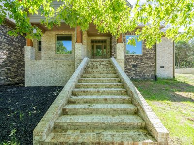 621 Bradley Ln