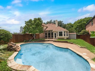 3208 Greenglen Dr