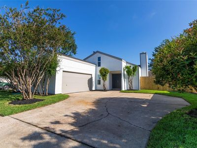 11042 Petworth Dr