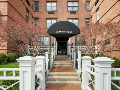 25 W Elm St APT 10