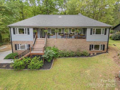 4517 Lake Shore Rd N