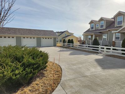 2142 Amber Ln