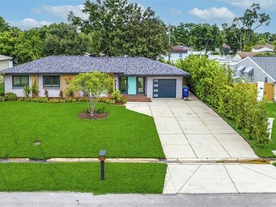 2121 W FARWELL DRIVE