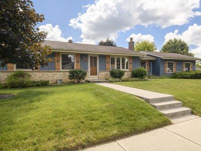 1933 Deerfield DRIVE