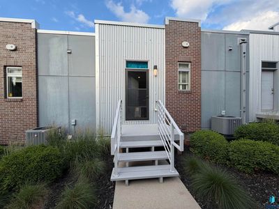 226 E Residence Pl