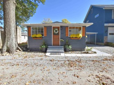 11921 W Breezy Point Dr