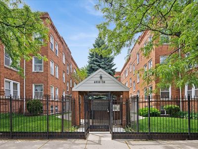 4916 N Kedzie Ave APT 2W