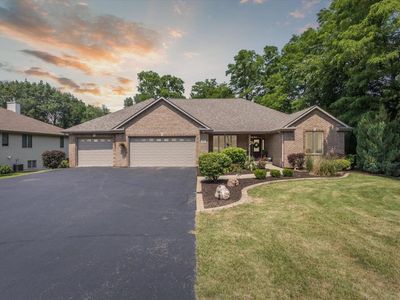 963 East Lakeside Drive