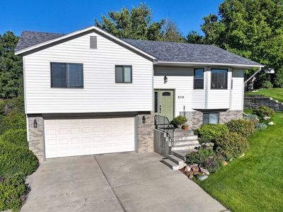 830 Mount McGuire Dr