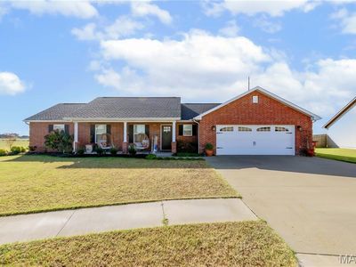 1215 Huntress Dr
