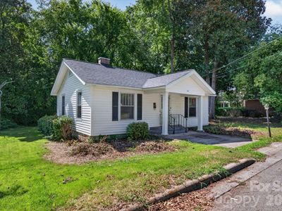 103 N West St