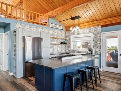 1424 S Pine Canyon Dr