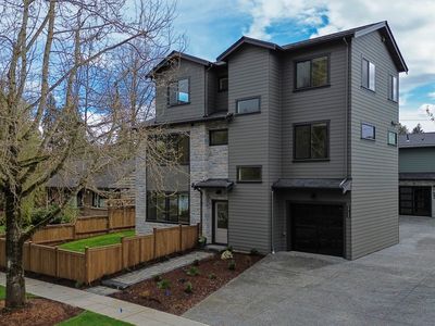 2733 NE 87th Street