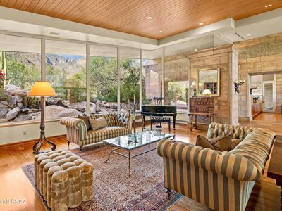 7301 N Secret Canyon Dr