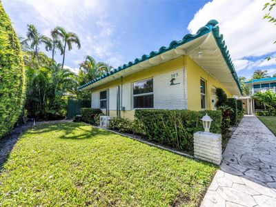305 Hibiscus Avenue