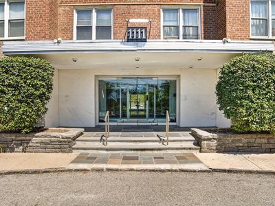 1111 Midland Avenue #1B