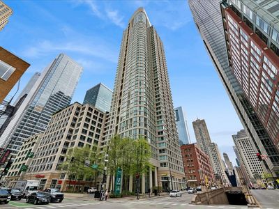 345 N La Salle Dr APT 2706