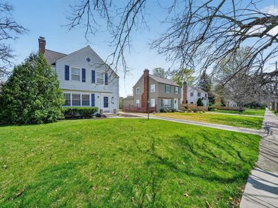 118 S Greenlawn Ave