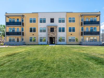 8362 S Iris Lumi Ln W #P304