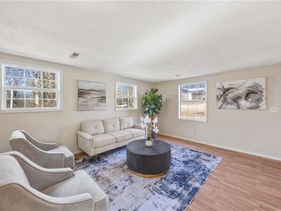 1615 N John Miller Rd