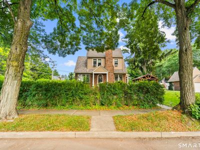 6 Collins Parkway