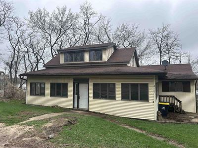 212 Center Avenue