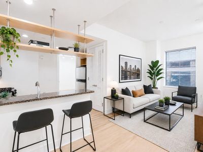 901 W 9th St APT 217