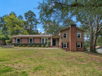 1805 Carriage Dr