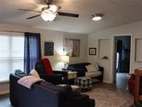 4214 Reeves Dr