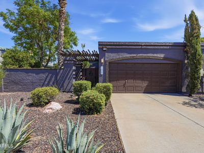 1429 E KERRY Lane