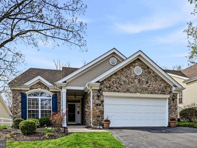 8 Irwin Dr