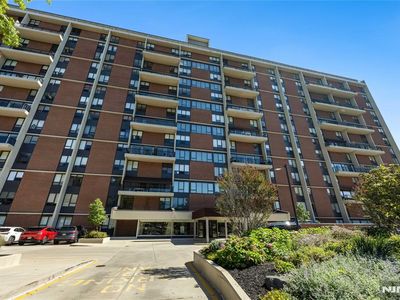 3 Horizon Road #1023