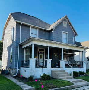 252 W 10th St